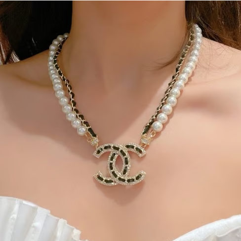 CHANEL 샤넬 제니 진주목걸이
