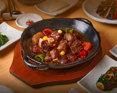 <div class="menu_container"> <div class="menu_btn">한우 갈비찜</div> </div>