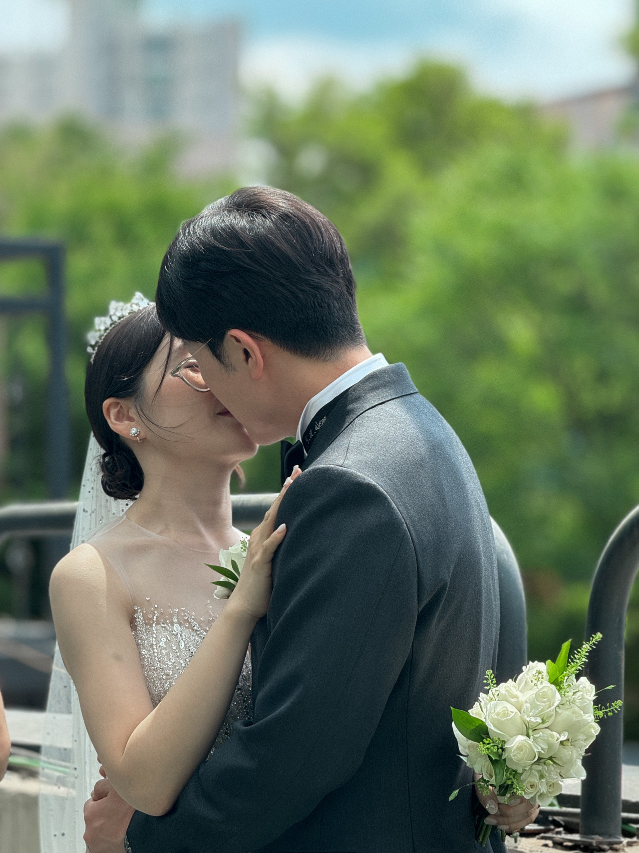 <p style="text-align:left; font-size:16px; margin-top:26px;">La vie est belle 라비에벨<br><span style="color:#666;">A single Hall 단독홀</span></p>