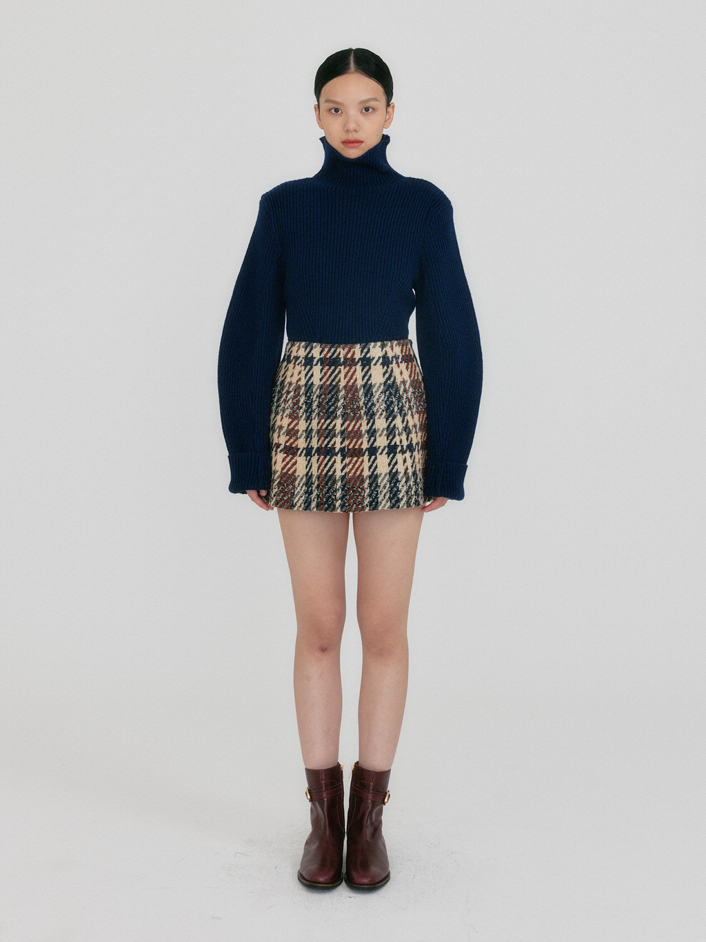 【EENK】ZOII A-line Mini Skirt Beige Black ZOII A-line Mini Skirt - Beige/Black : EENK SHOP