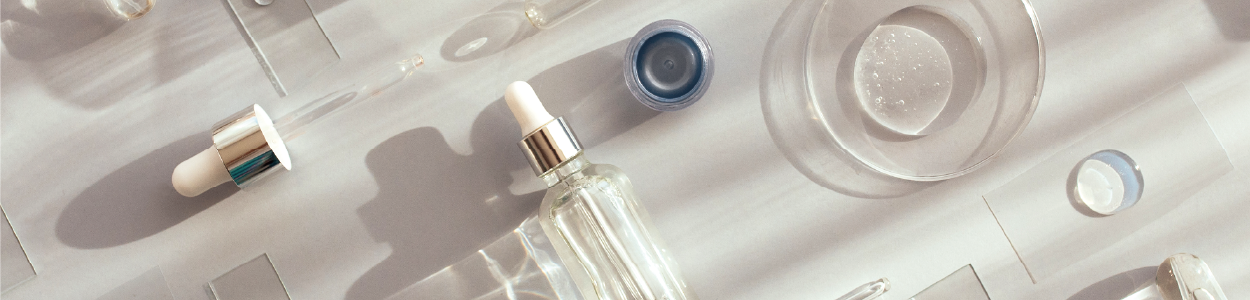 유머스트알엔디는 피부과학 전문가들이 연구·개발한 고기능성 원료를 바탕으로</br></br> 소비자의 다양한 니즈에 맞춘 맞춤형 코스메슈티컬 제품을 제공합니다.