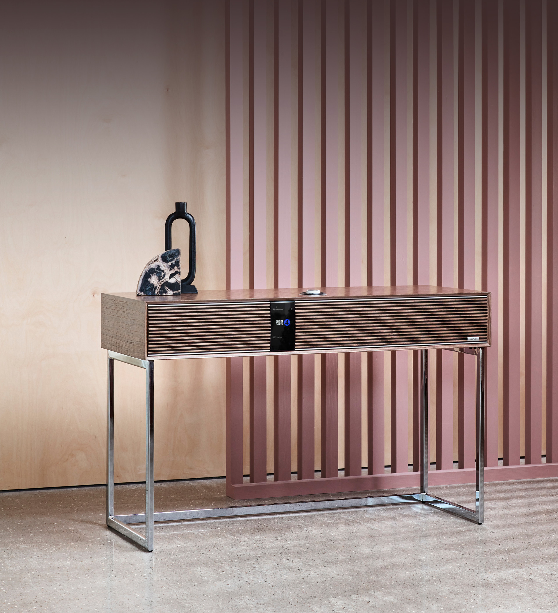 R810 High Fidelity Radiogram