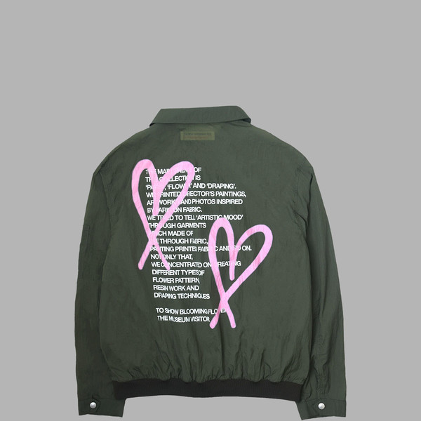 HEART PRINTED WINDBREAKER (KHAKI) : THE MUSEUM VISITOR