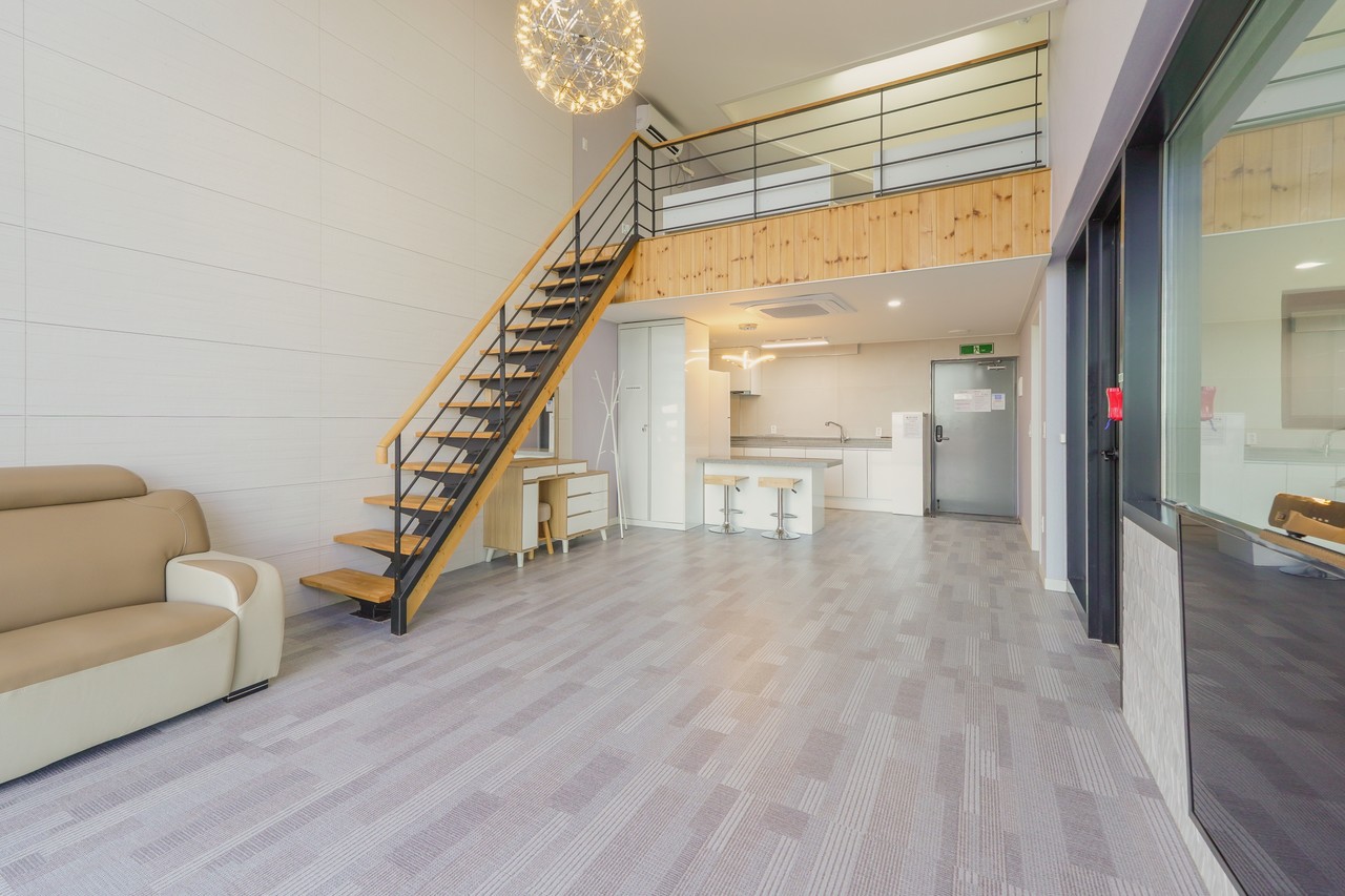 <span style="font-family: 'Paperlogy-6SemiBold';">B - 202</span><br><br><span style="font-size: 14px; text-decoration: underline; font-family: 'Paperlogy-4Regular';">See more</span>