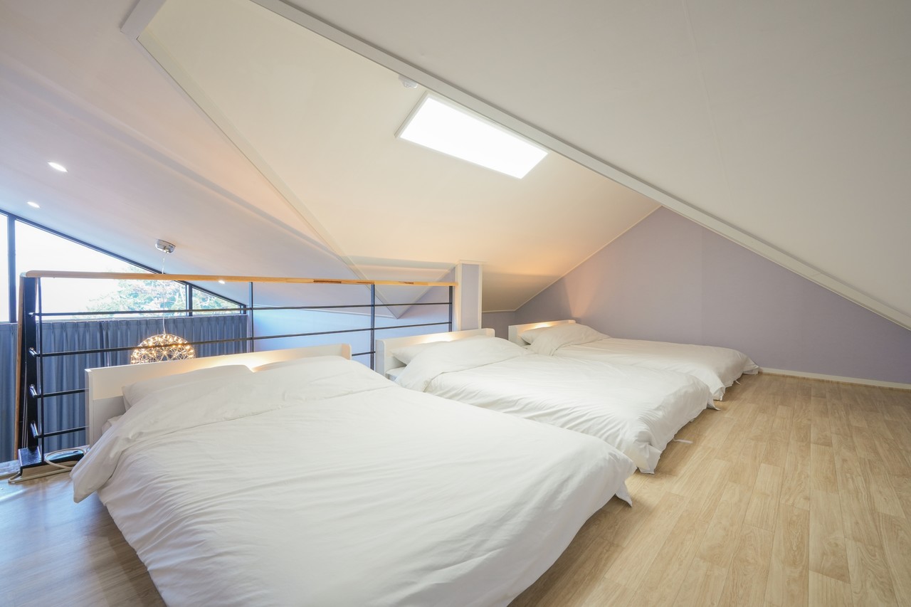 <span style="font-family: 'Paperlogy-6SemiBold';">B - 201</span><br><br><span style="font-size: 14px; text-decoration: underline; font-family: 'Paperlogy-4Regular';">See more</span>