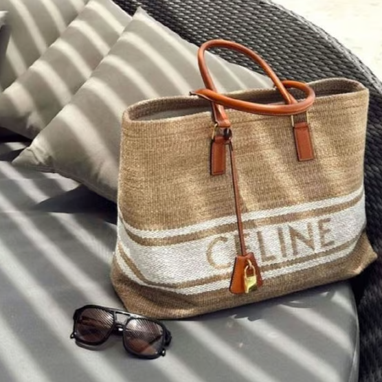 CELINE 셀린느 호리즌탈 카바스 로고 토트백