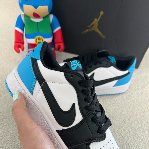 NIKE 나이키 에어조던1 레트로 로우 OG