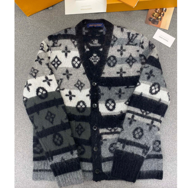 LOUIS VUITTON 루이비통 모노그램 앙고라 가디건 ▶매장-350만원◀ 미러급 1:1제작품