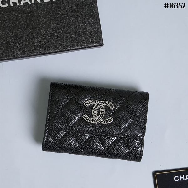 CHANEL 샤넬 클래식 케비어 플랩 반지갑