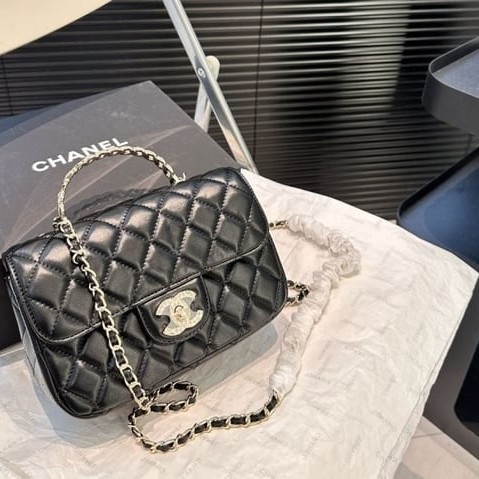 CHANEL 샤넬 체인 크리스탈 탑핸들 크로스백