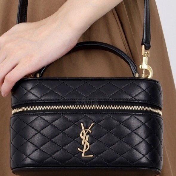 YSL 입생로랑 GABY 미니 배니티 백 램스킨 크로스