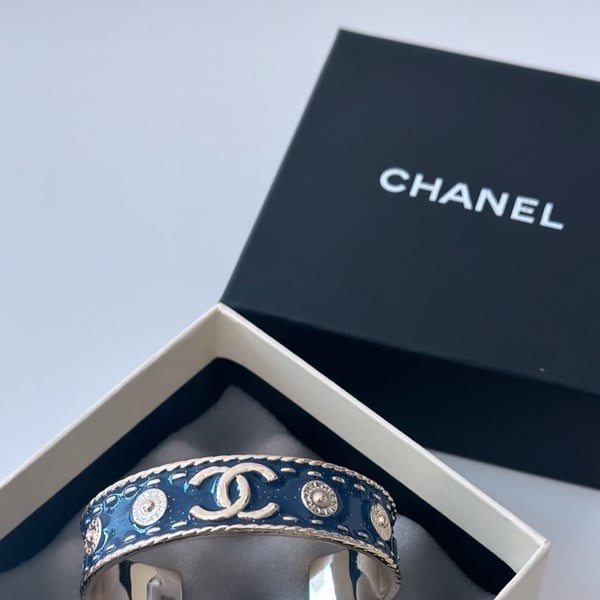 CHANEL 샤넬 로고 뱅글