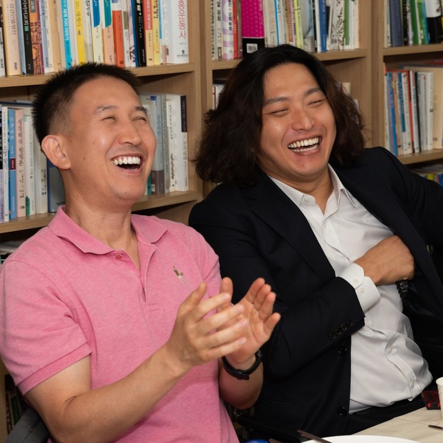 <font color='#fff'>새물결사람들</font>