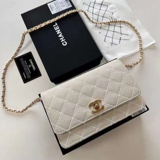 CHANEL 샤넬 CC로고 woc 캐비어 스티치