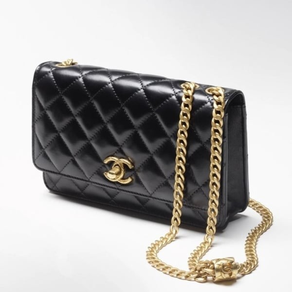 CHANEL 샤넬 클래식 22K woc