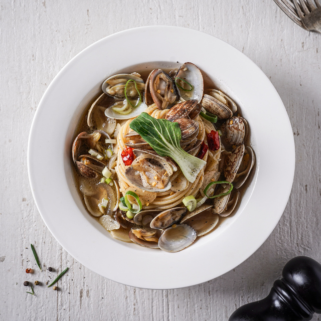 <b>국물 봉골레 파스타</b><br><span style="color: rgb(195, 6, 47);">  Vongole Pasta </span>