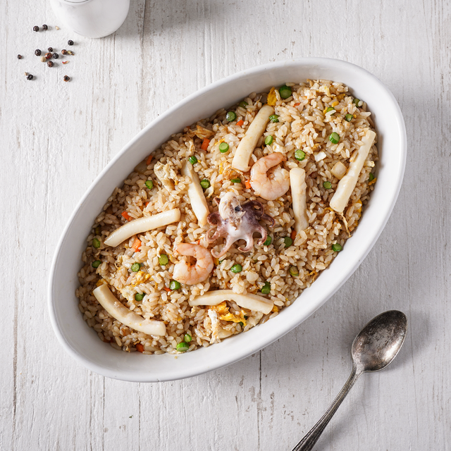 <b>해산물 볶음밥</b><br><span style="color: rgb(195, 6, 47);"> Seafood Fried Rice </span>
