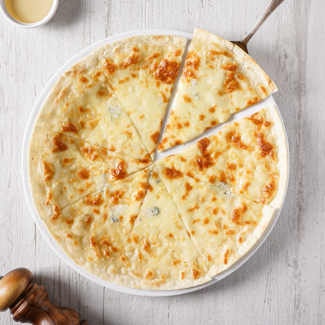 <b>고르곤졸라 피자</b><br><span style="color: rgb(195, 6, 47);">  Gorgonzola Pizza </span>