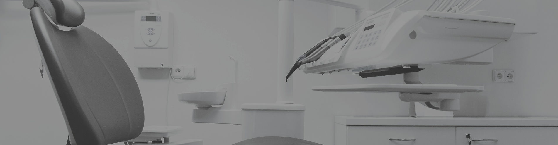 임플란트 분야의 오랜 경험을 가진전문가의 진료<br><br>  안전한게 진행되는 디지털 임플란트는<br> 보다 안전하고 꼼꼼하게 진행됩니다.<br> <br>환자 상담에서 수술 그리고 사후 관리까지 치료 후<br>  정기 검진을 통해서 세심하고 꼼꼼하게 관리해야만<br>  오랜 기간 임플란트를 사용할 수 있습니다.<br> Dr.HWANG DENTAL IMPLANT