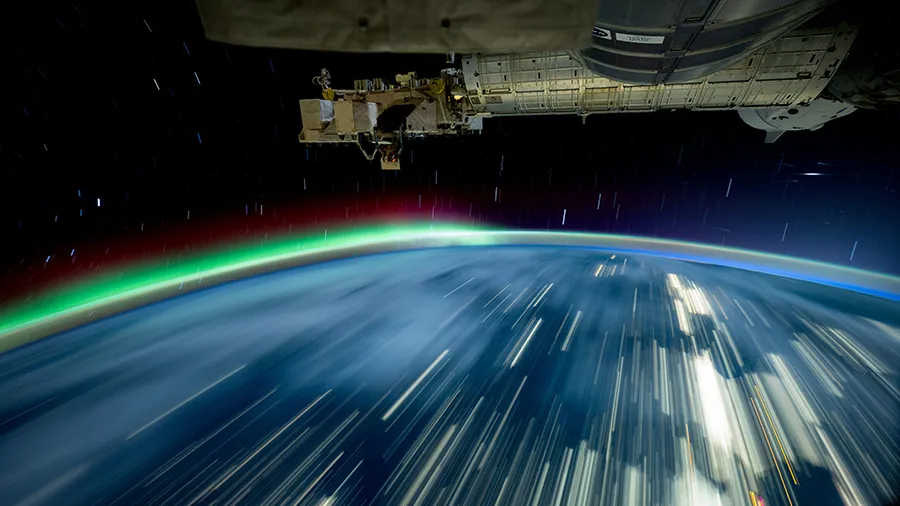 Space Biology, Ultra-High-Res Camera Start Work Week on Station : Space ...