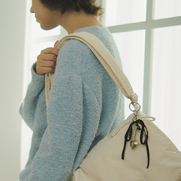 ◆masmarulez◆ Large Plumpy Padded Crossbag Cream 5012759603 Large plumpy daily cross bag _ Cream : Masmarulez [마스마룰즈]