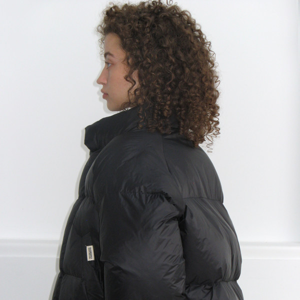 アウターその他 ROCKCAKE Beige Label Crop Puffer Jacket Black RC24JP01200 Beige Label Crop Puffer Jacket - Black : 락케이크 Rock Cake