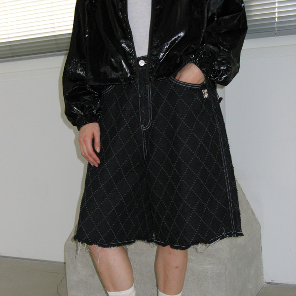 Diamond Punching Bermuda Pants - Black : 락케이크 Rock Cake