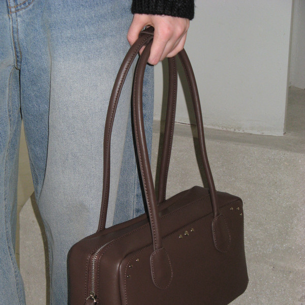 トートバッグ ROCKCAKE Square Leather Stud Middle Bag Wine RC24BG00600 Square Leather Stud Middle Bag - Wine : 락케이크 Rock Cake