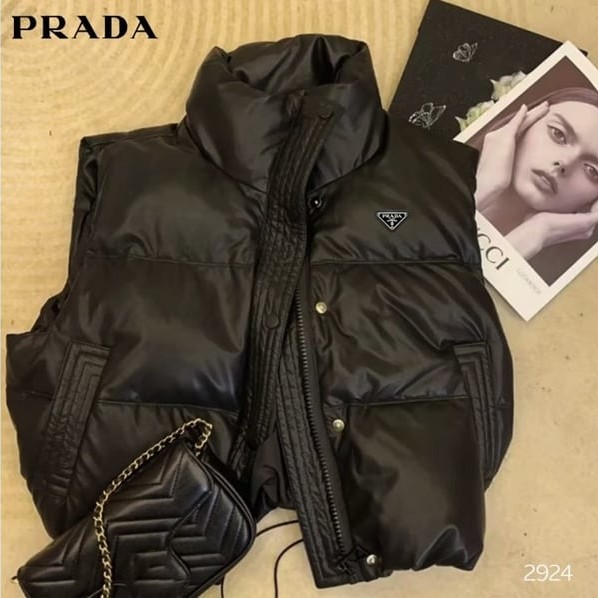 PRADA 프라다 베이직 가죽 조끼패딩