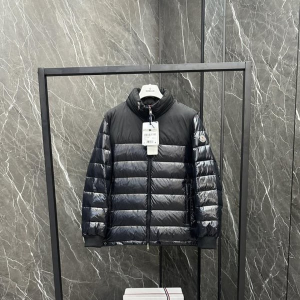 MONCLER 몽끌레어 코이어즈 (Coyers) 다운 패딩