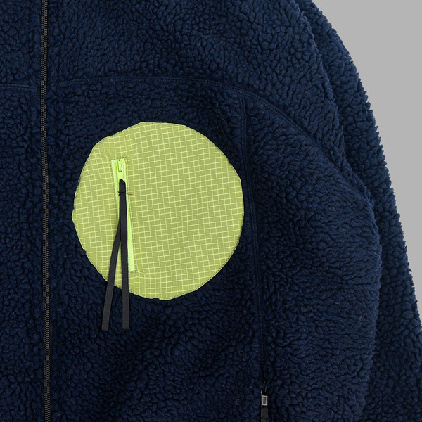 REVERSIBLE FLEECE JACKET (NAVY) : THE MUSEUM VISITOR
