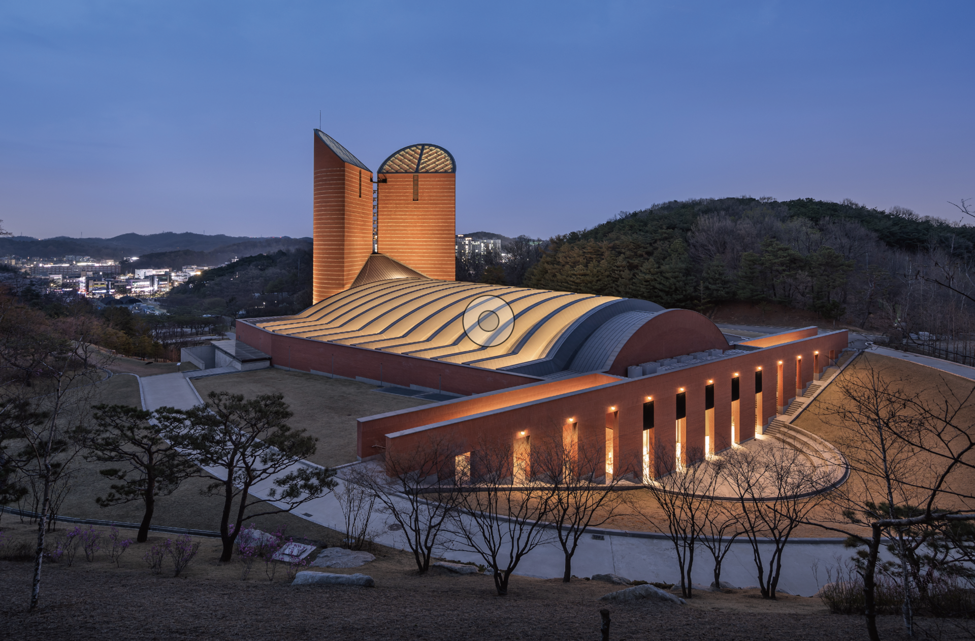 <p style="text-align: right;"><span style="font-size: 10px;">© 김용관</span></p>