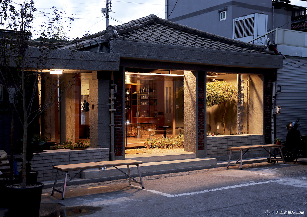 <p style="text-align: right;"><span style="font-size: 10px;">© 베이스먼트워크숍</span></p>