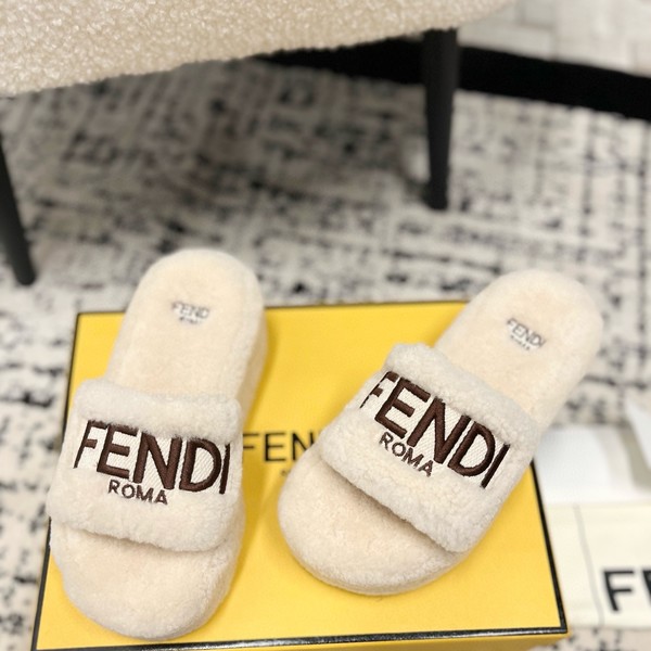 FENDI 펜디  양모 슬리퍼