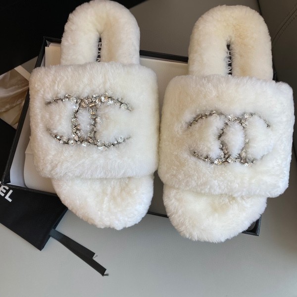 CHANEL 샤넬 큐빅 양모 슬리퍼