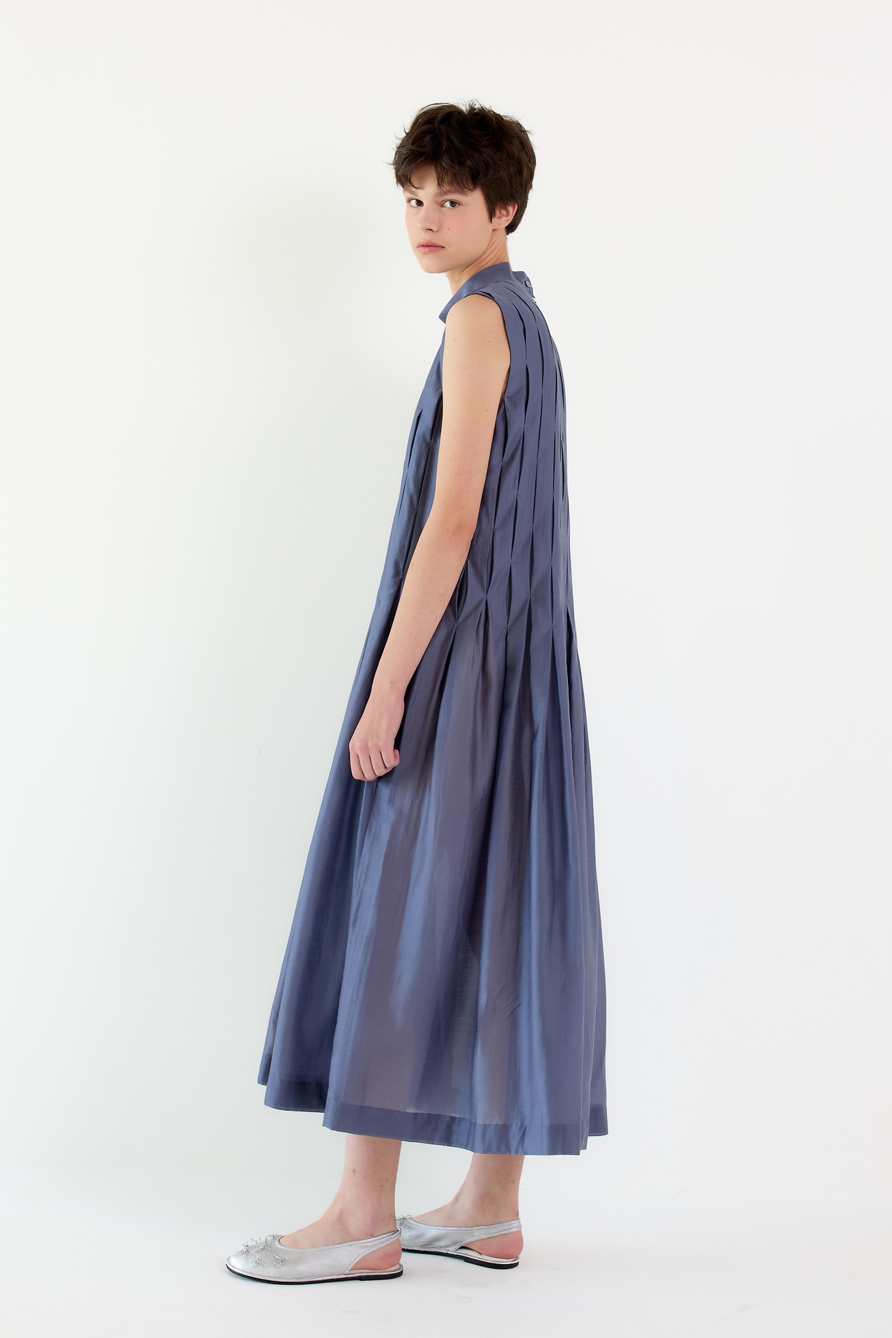 <img src="layoon-dress.jpg" alt="LAYOON 2025 Spring Summer Collection 라윤 2025 봄/여름 컬렉션 LOOK 6">