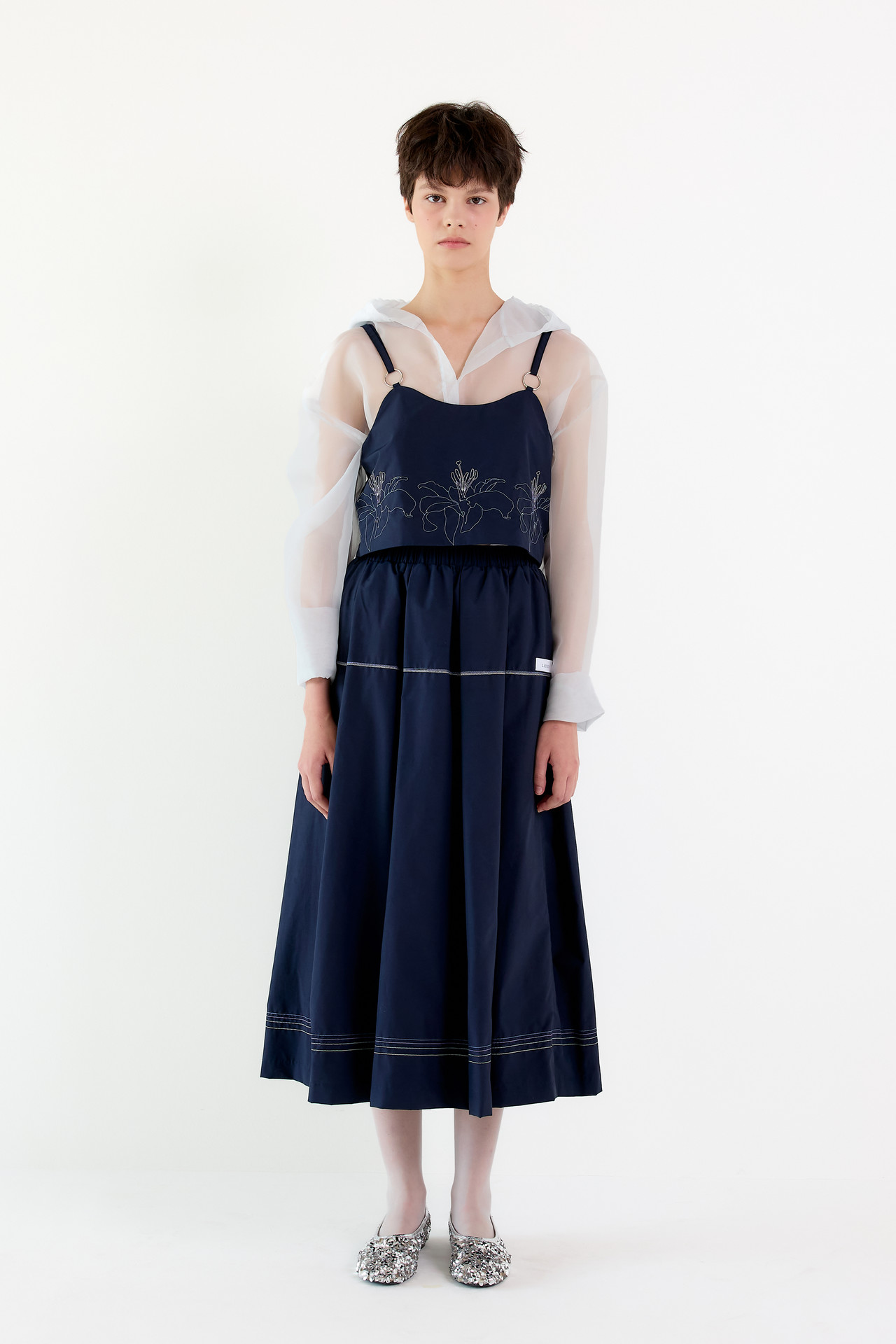 <img src="layoon-lily stitch set up.jpg" alt="LAYOON 2025 Spring Summer Collection 라윤 2025 봄/여름 컬렉션 LOOK 9">