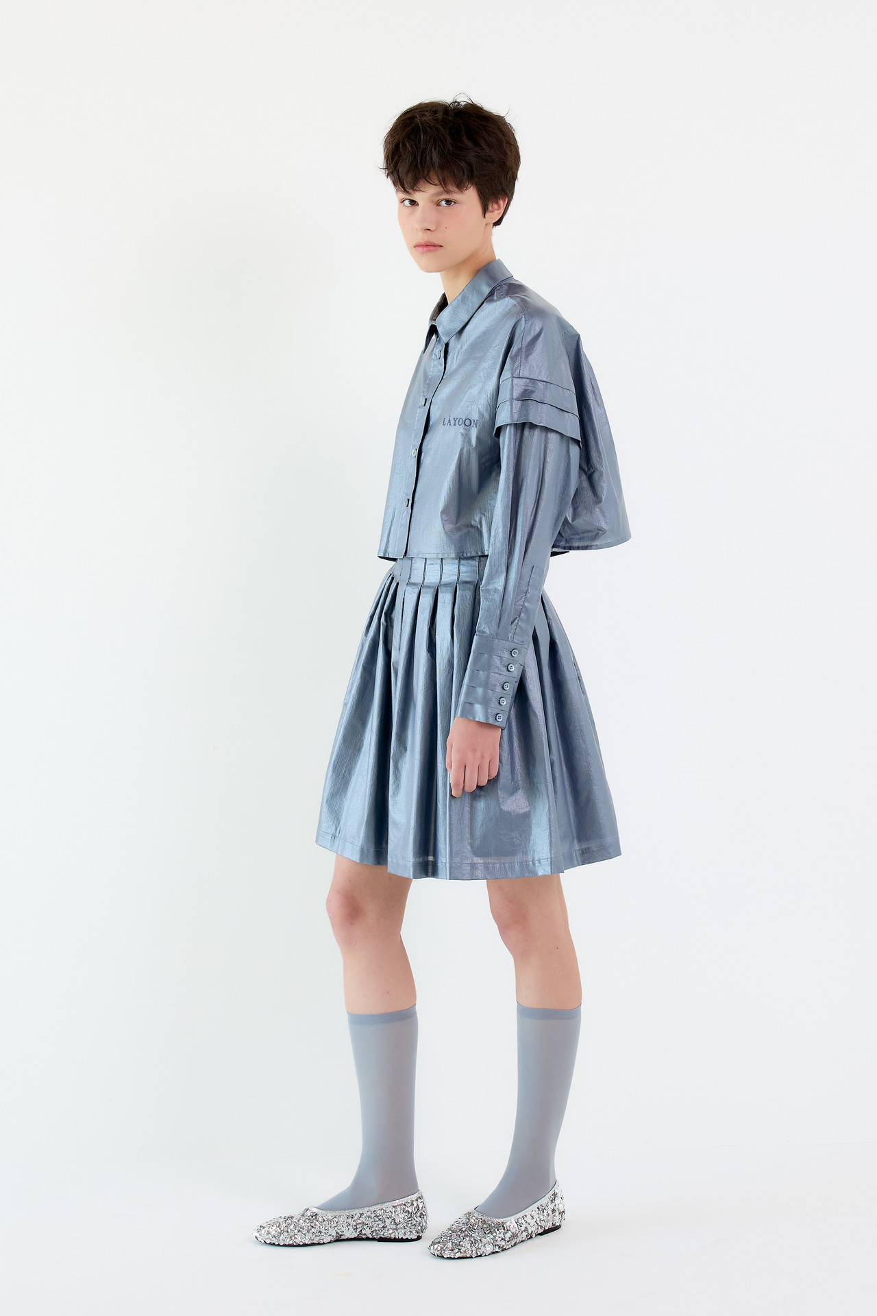 <img src="layoon-metal set-up.jpg" alt="LAYOON 2025 Spring Summer Collection 라윤 2025 봄/여름 컬렉션 LOOK 5">