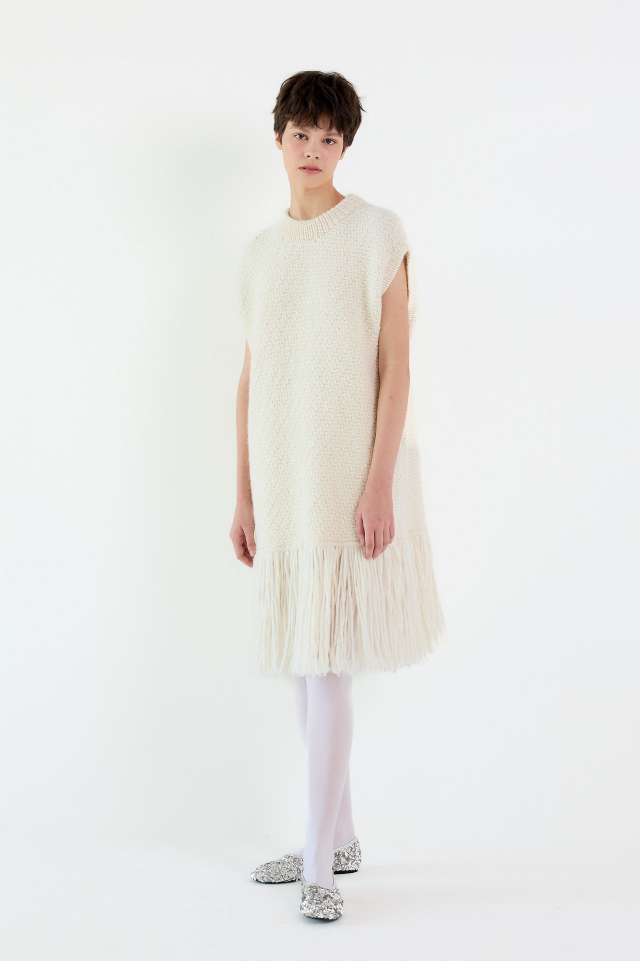 <img src="layoon-knit dress.jpg" alt="LAYOON 2025 Spring Summer Collection 라윤 2025 봄/여름 컬렉션 LOOK 10">