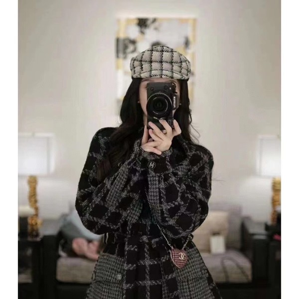 CHANEL 샤넬 체크 베레모
