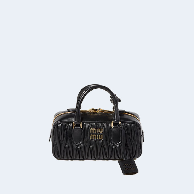 미우미우 레귤러 아르카디 마테라쎄 나파 가죽백 블랙