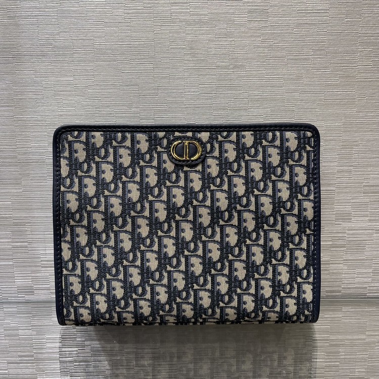 디올 몽테뉴 클러치