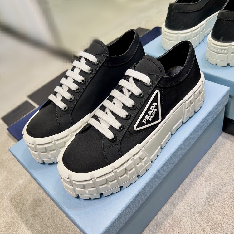 프라다 더블 휠 개버딘 리나일론 스니커즈 블랙