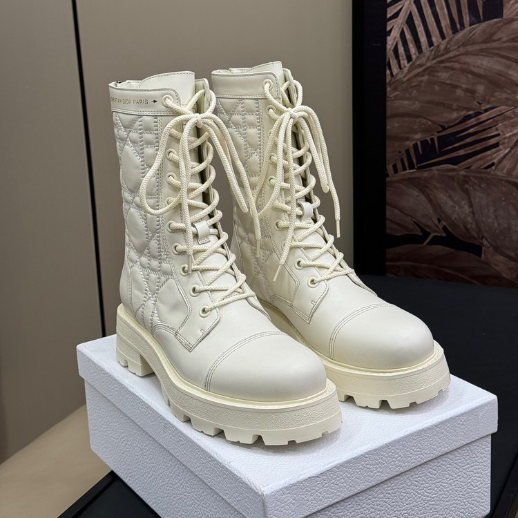 디올 디 유닛 앵글 부츠 화이트