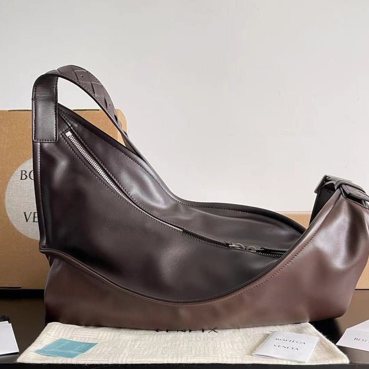 보테가 베네타 스트랩 지그재그 백