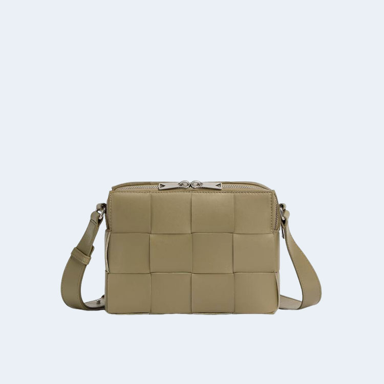 보테가 베네타 카세트 카메라백 토프