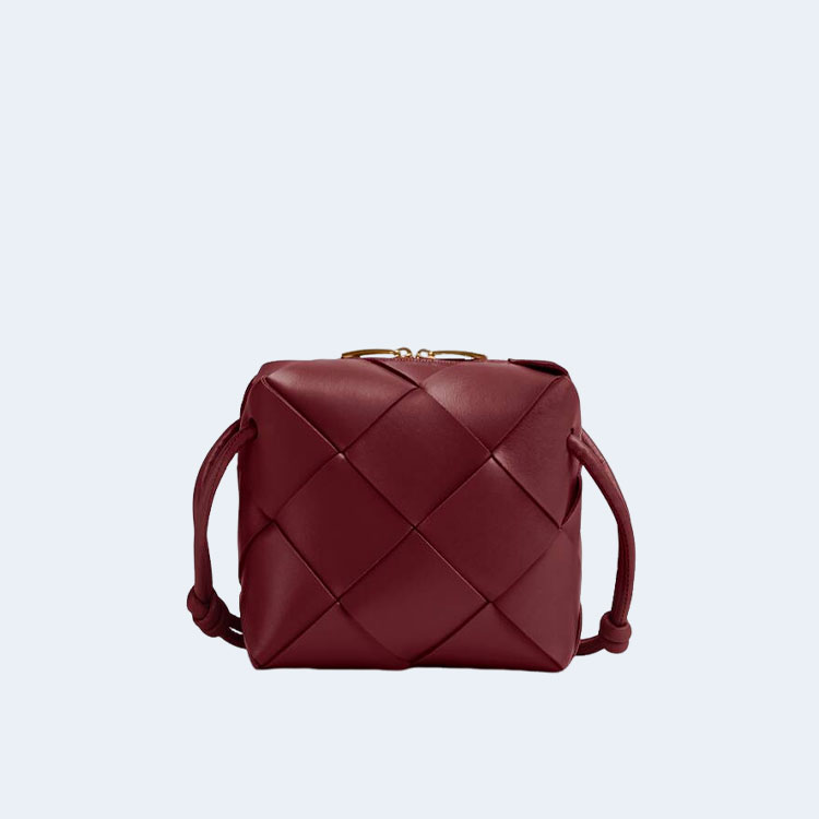 보테가 베네타 미니 카세트 카메라백 보르도