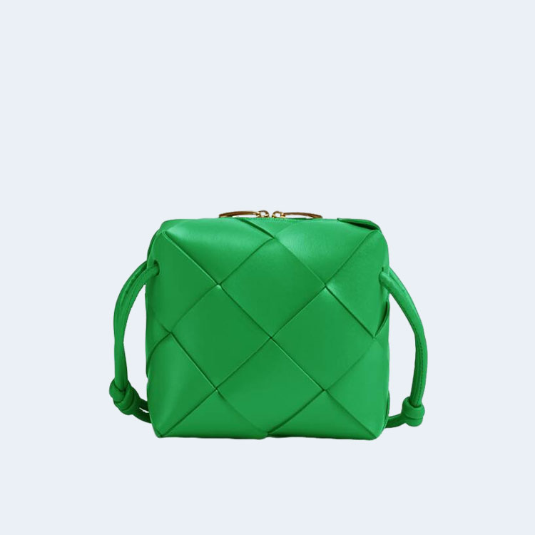 보테가 베네타 패러킷 미니 인트레치아토 카메라백