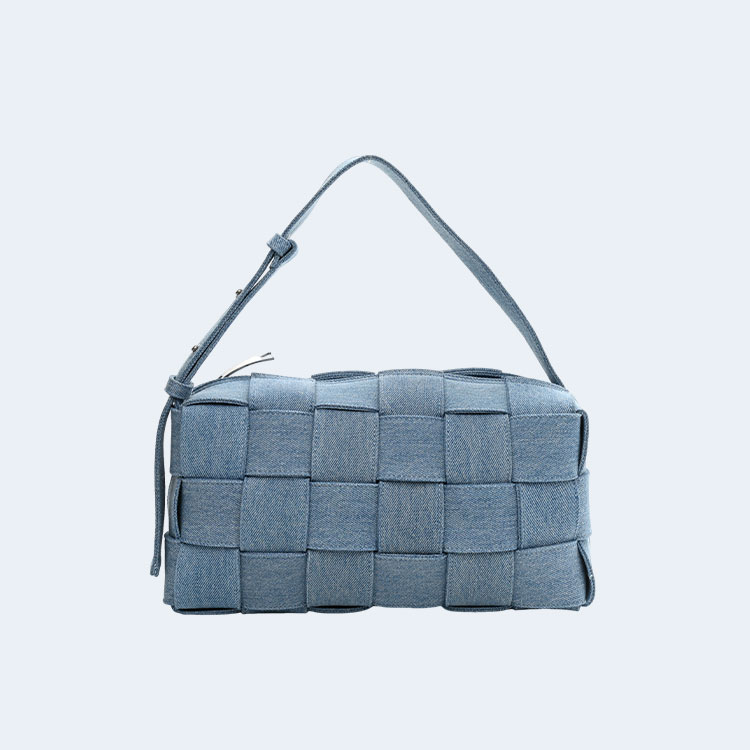 보테가 베네타 인트레치아토 맥시 카세트백