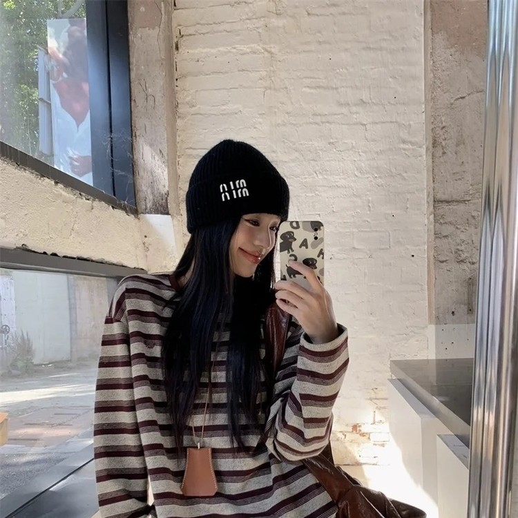 미우미우 울 비니 블랙